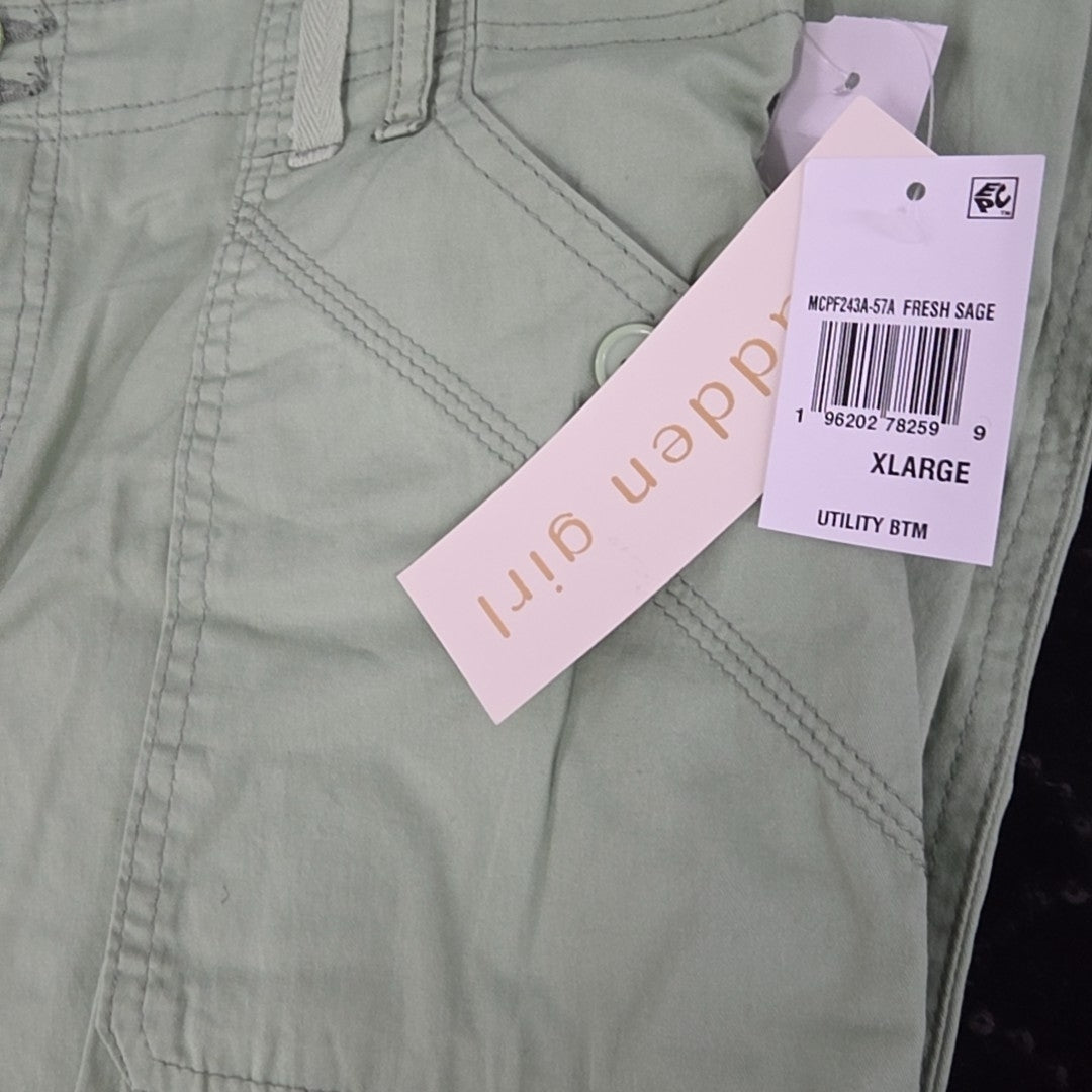 Madden Girl Size XL Green Pants
