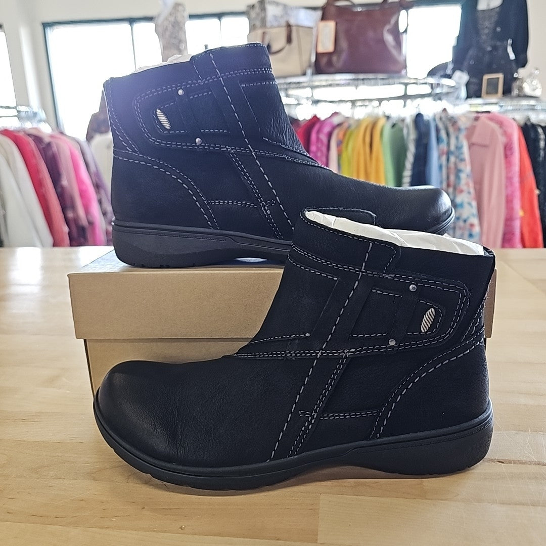 Clarks Size 8.5 Black Boots