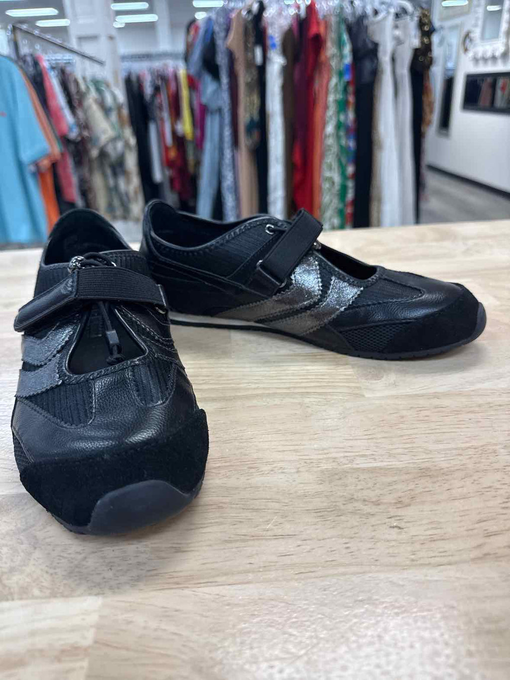 Steve Madden Size 7 Black Leather Preloved Viper Sneakers