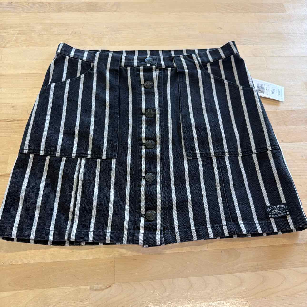 Hurley Juniors' Size 28 Sloan Button-Front Mini Skirt - Black