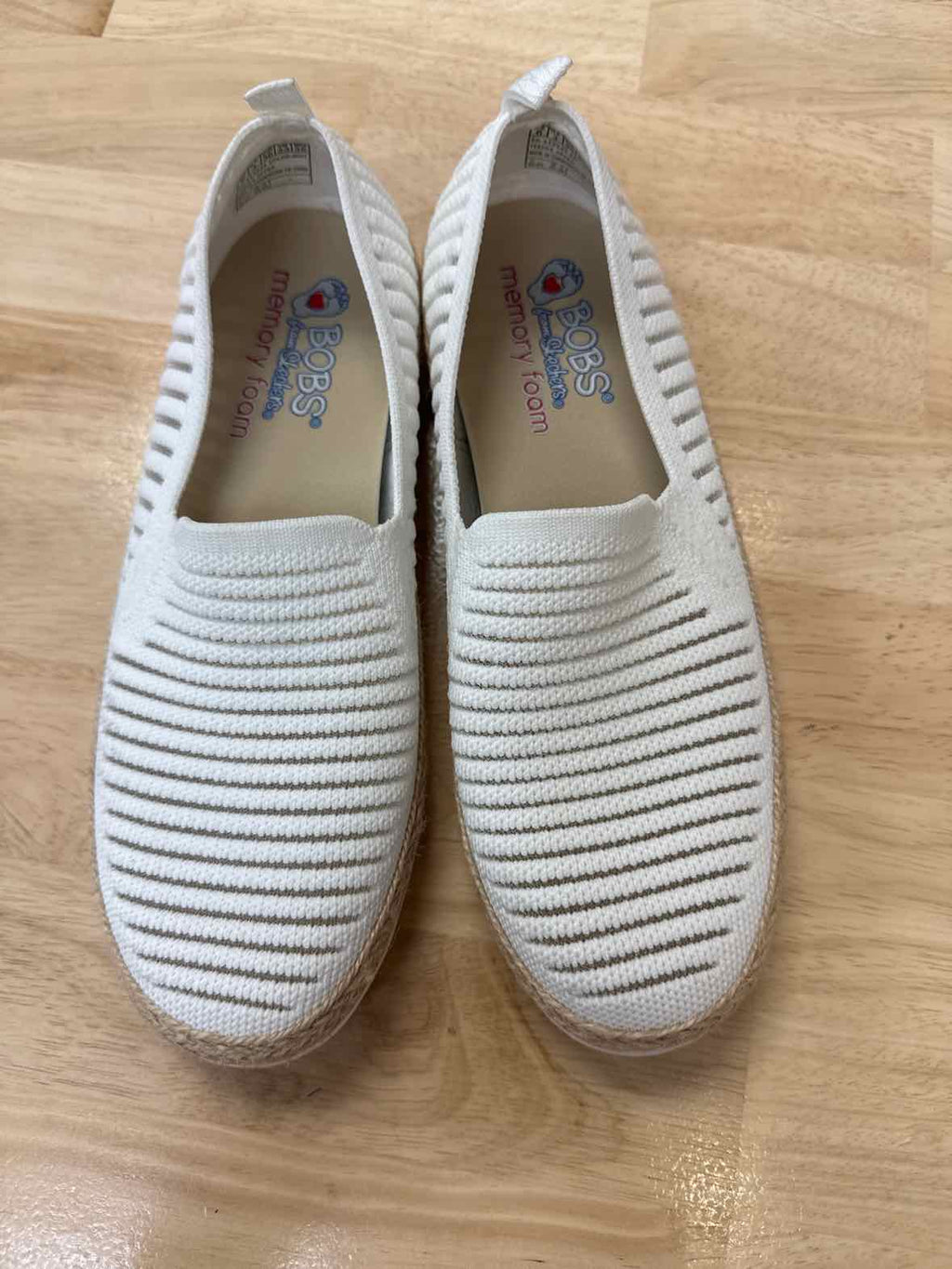 Bobs Size 6 White Preloved Flexadrille Slip On