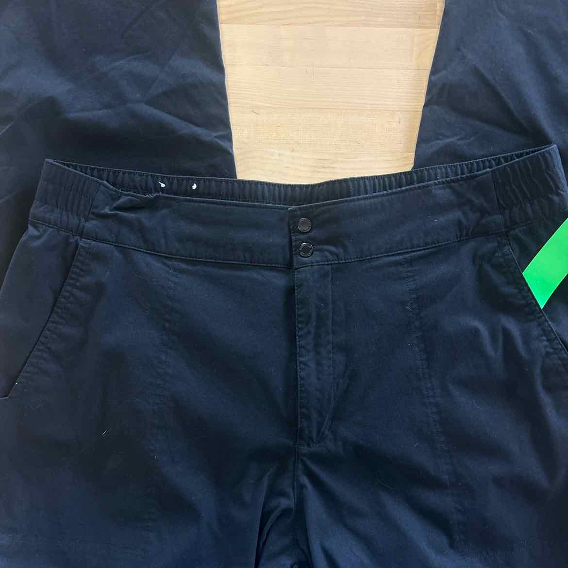 Columbia Size 18 Black Preloved Athletic Pants
