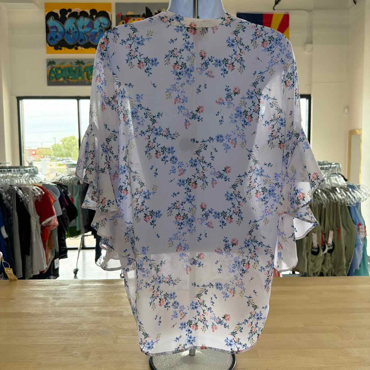 Vince Camuto Size XS White Preloved Blouse LS