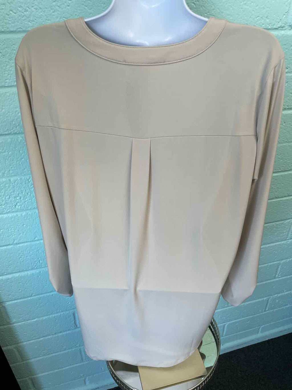 Kenneth Cole Size L Tan Blouse