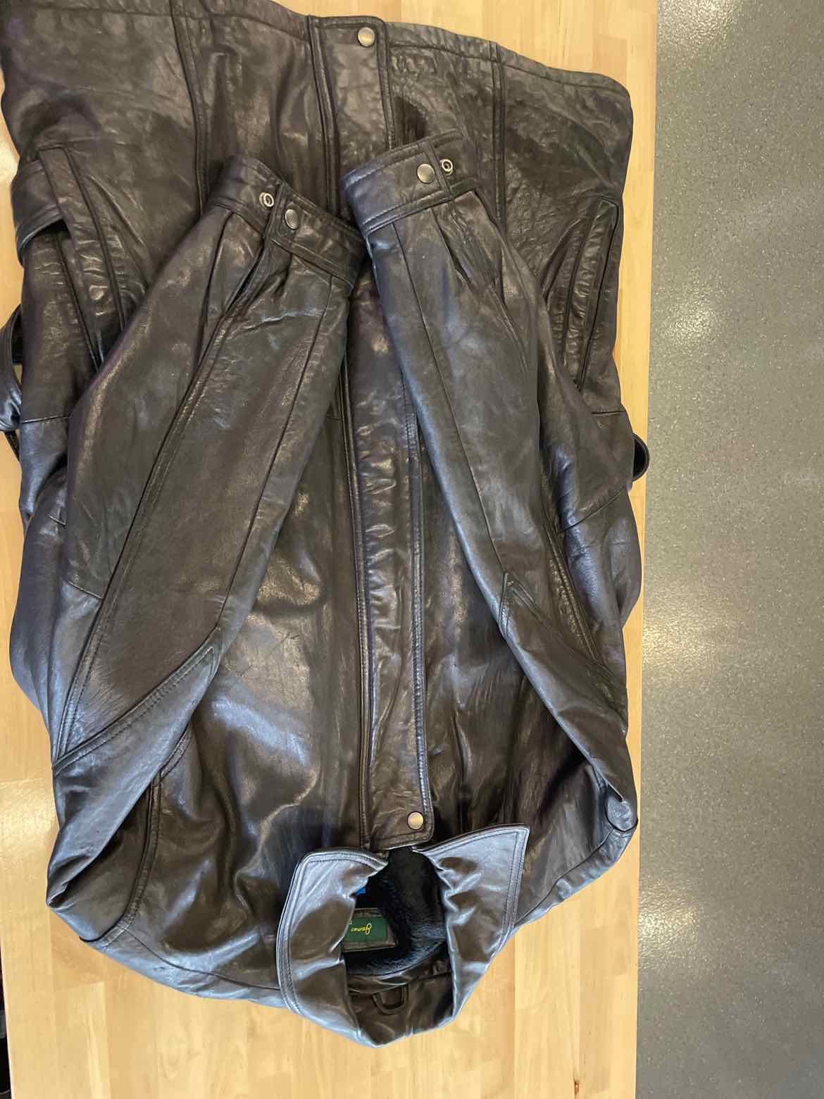 James & John Size XL Black MENS Jacket