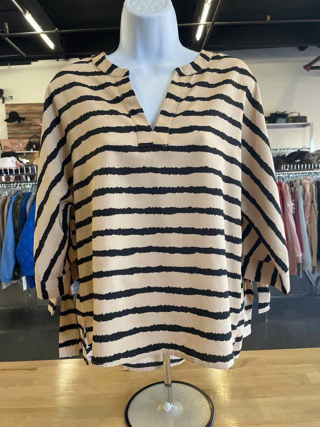 New York & Co. Size M Black Tan Blouse