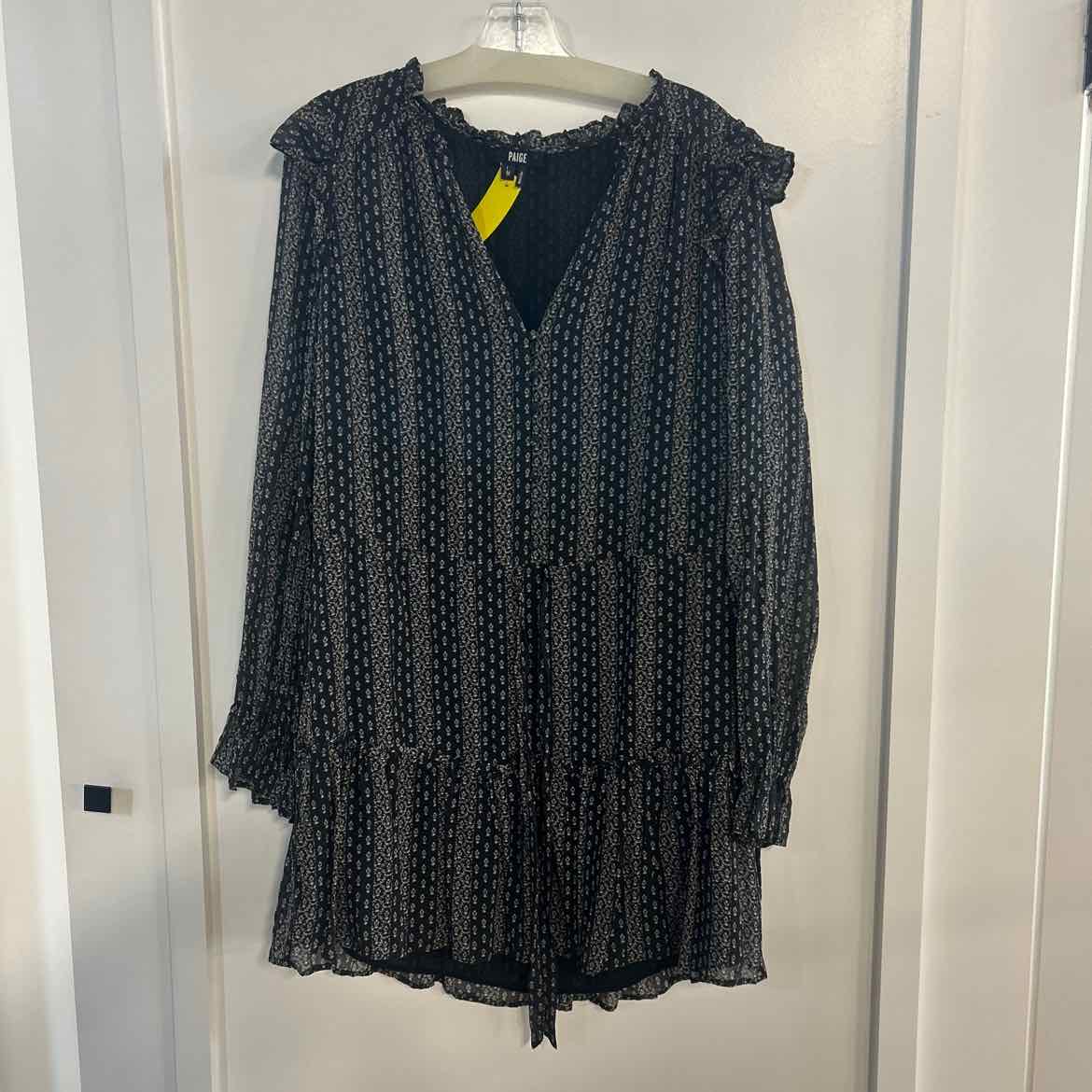 Paige Size M Black Preloved Tunic