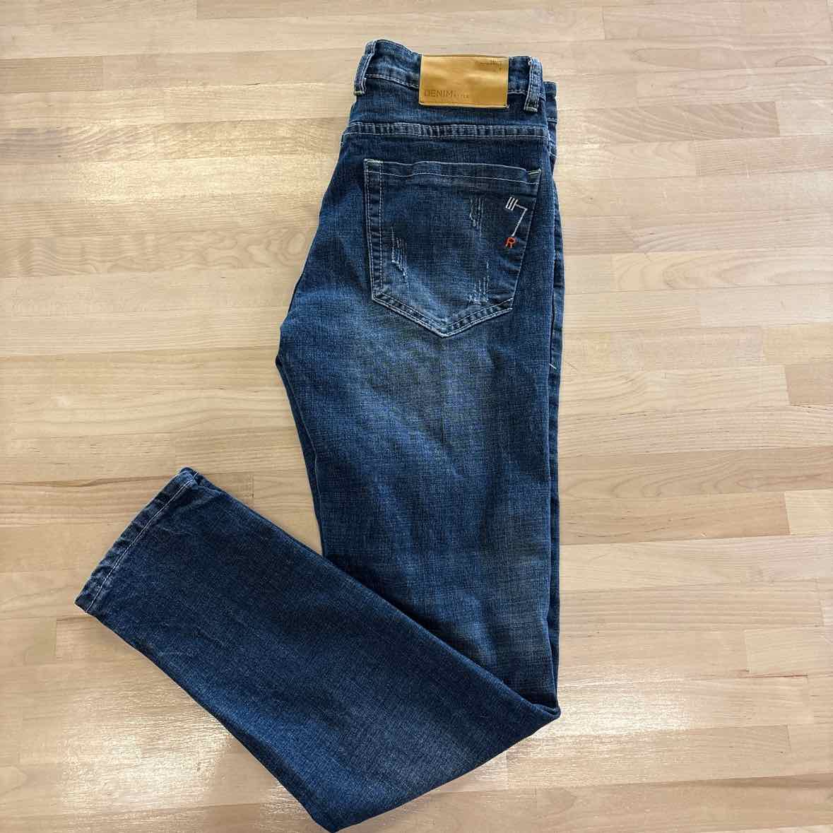 Fashion Size 28 Blue Jeans