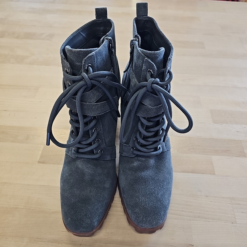 White House Black Market Size 8 Gray Preloved Boots
