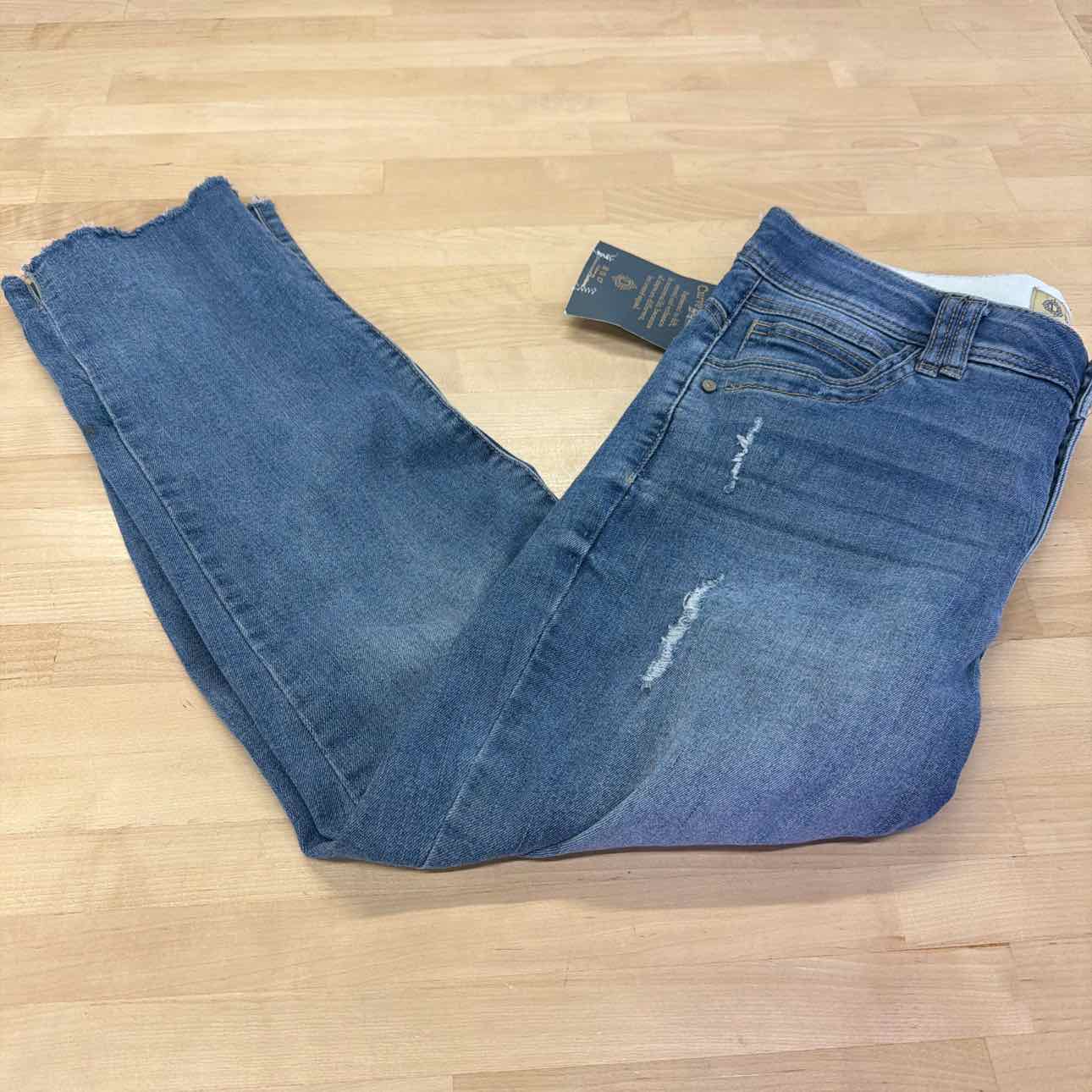 Democracy Women's "Ab" Solution Slim Straight Leg Jean