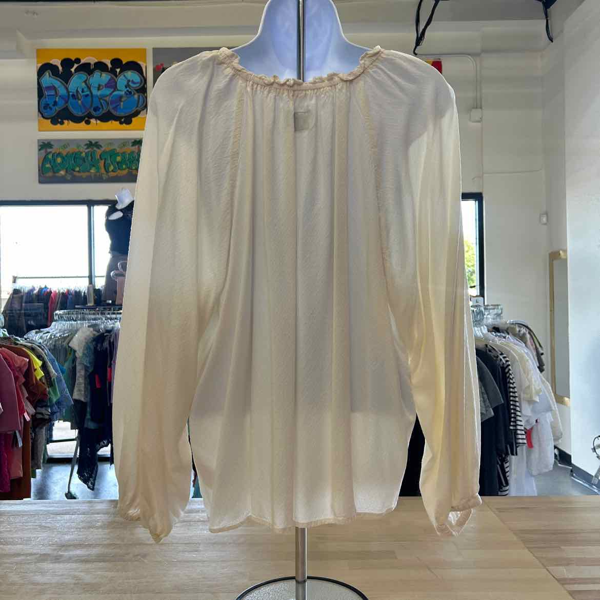 Old Navy Size XL Cream Preloved Blouse LS