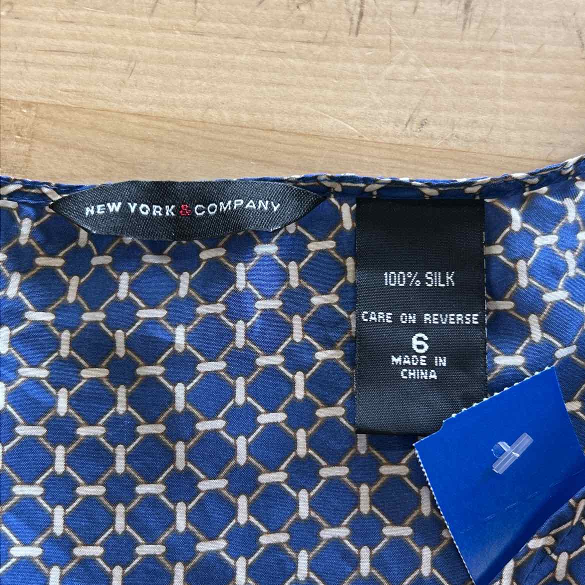 New York & Co. Size 6 Blue Silk Preloved Sleeveless