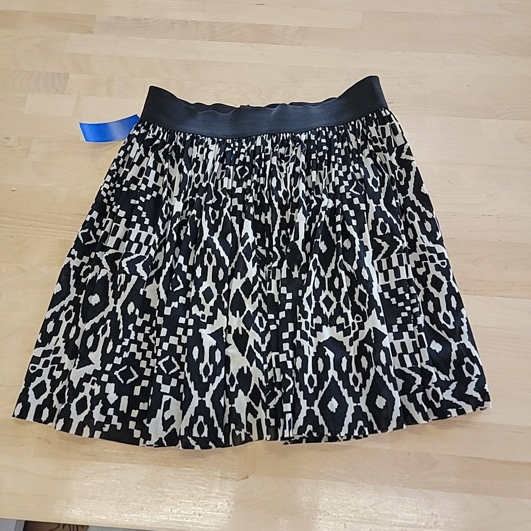 Vince Camuto Size S Black/White Skirt