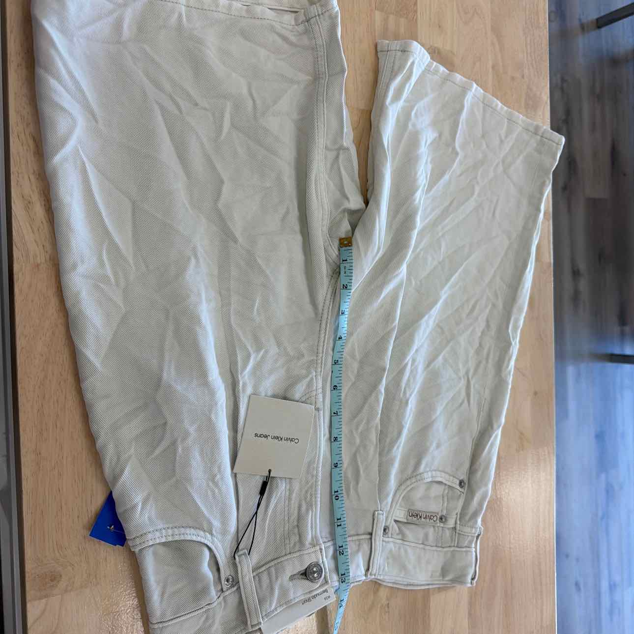 Calvin Klein Women Size 26 Tan New Shorts  Women's Pleated Relaxed Bermuda Denim