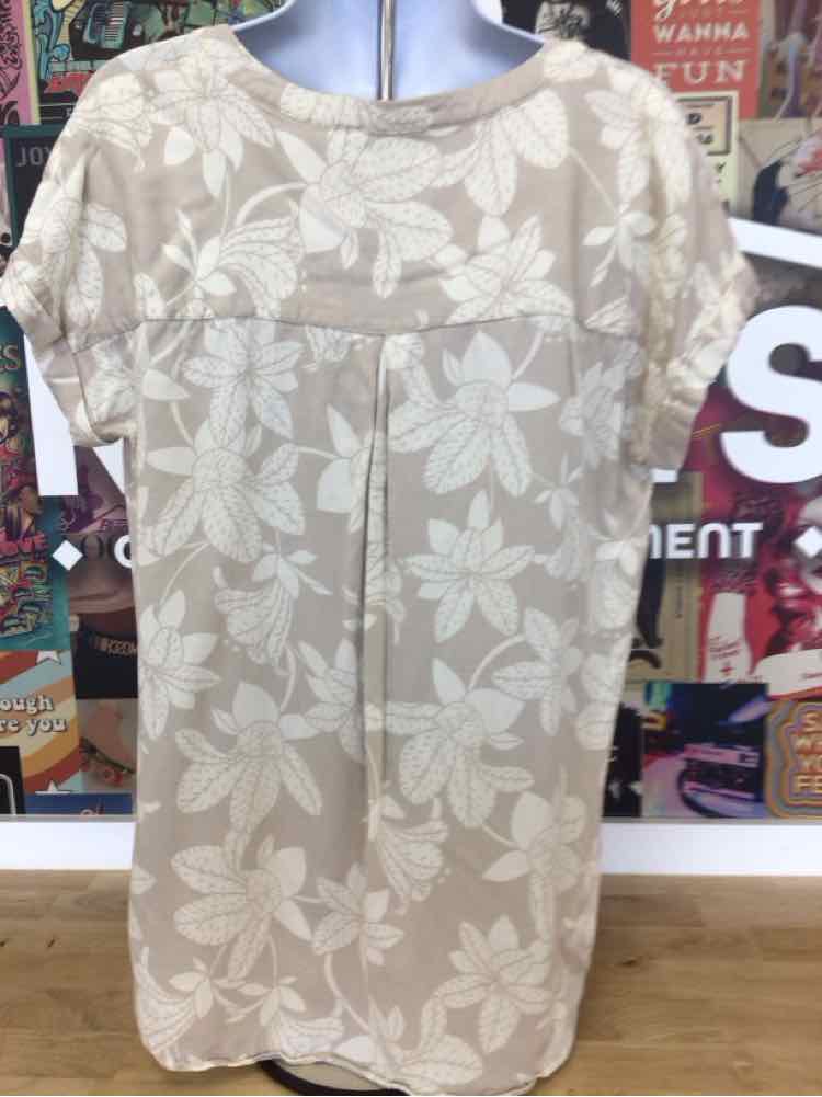 Rose & Olive Size M Tan Preloved Blouse LS