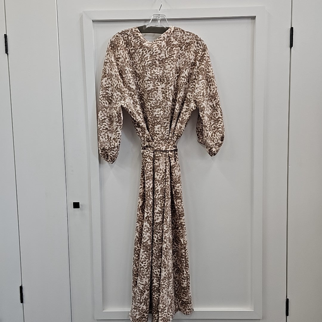 Vince Camuto V Neck Three Quarter Sleeve MIDI Dress