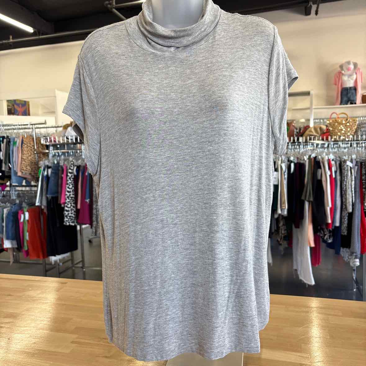 Cabi Size L Gray Blouse