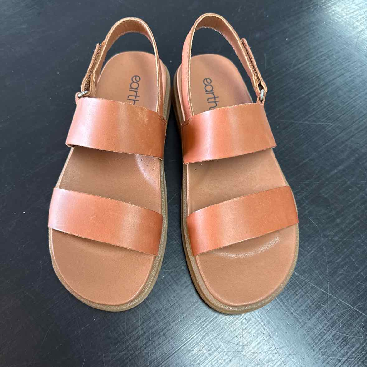 Earth Shoe Size 8.5 Leah Round Toe Strappy Casual Flat Tan Leather Sandals NWT