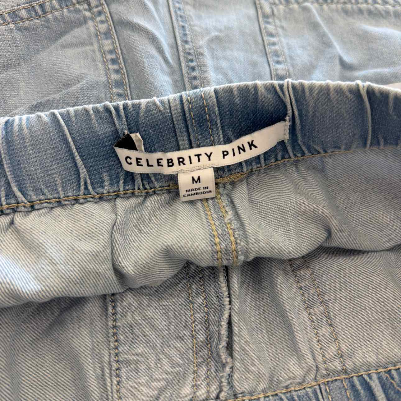 Celebrity pink Women Size M Blue New Shorts