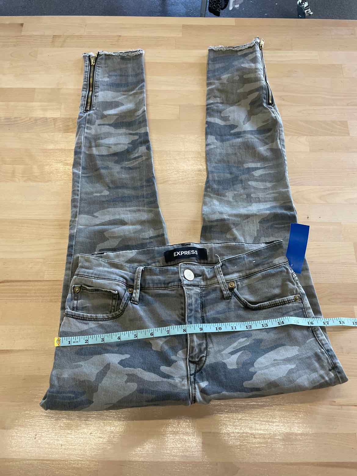 Express Size 4 Camo Preloved Pants