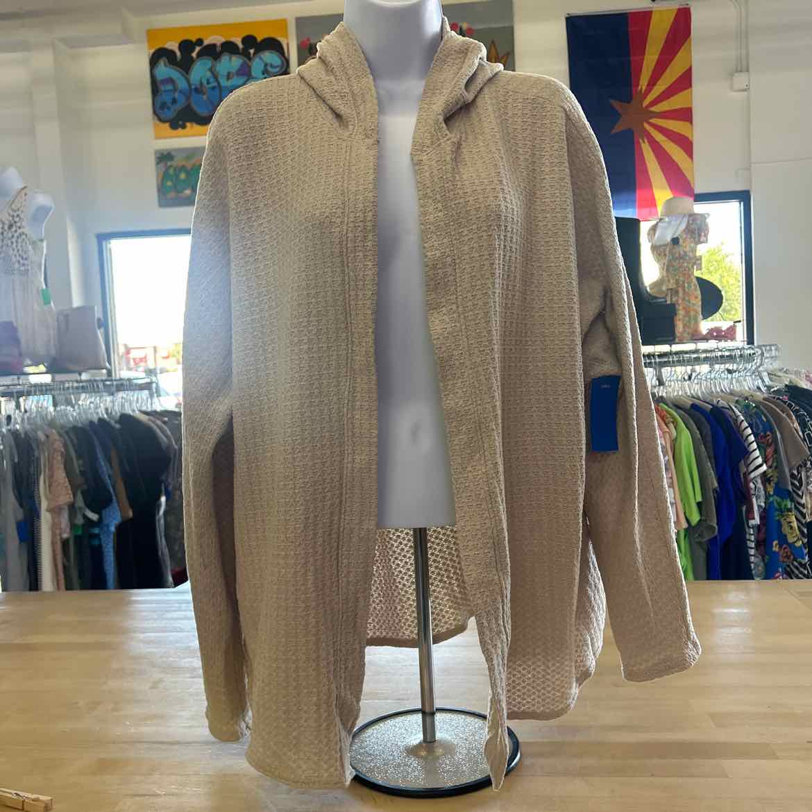 American Eagle Size M Cream Preloved Cardigan