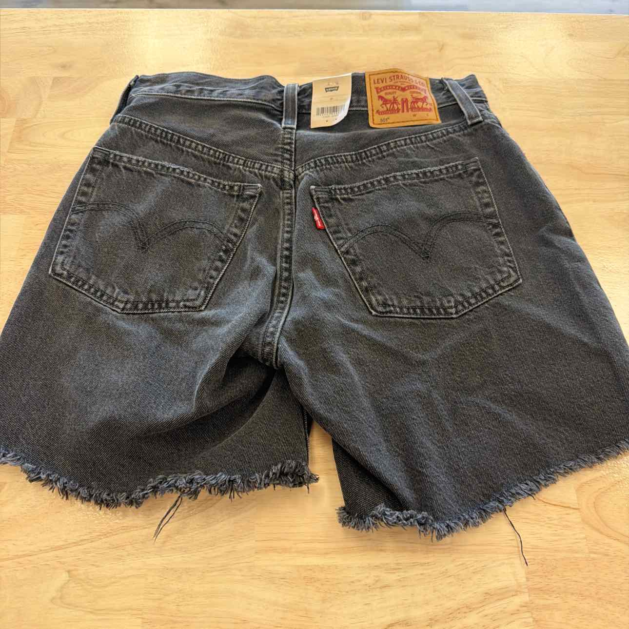 Levi's Women Size 31 Black New Shorts
