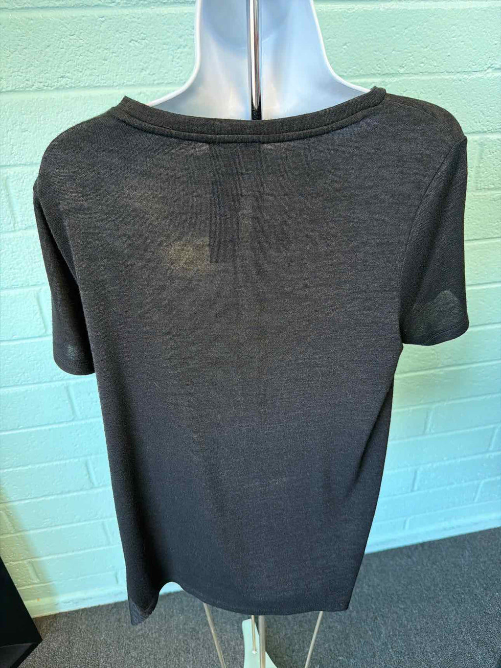 Jones Size M Black Shirt