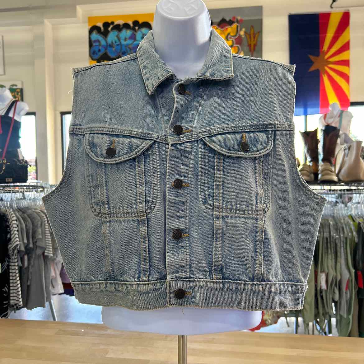 Great Land Size L Light Blue Denim Preloved Vest