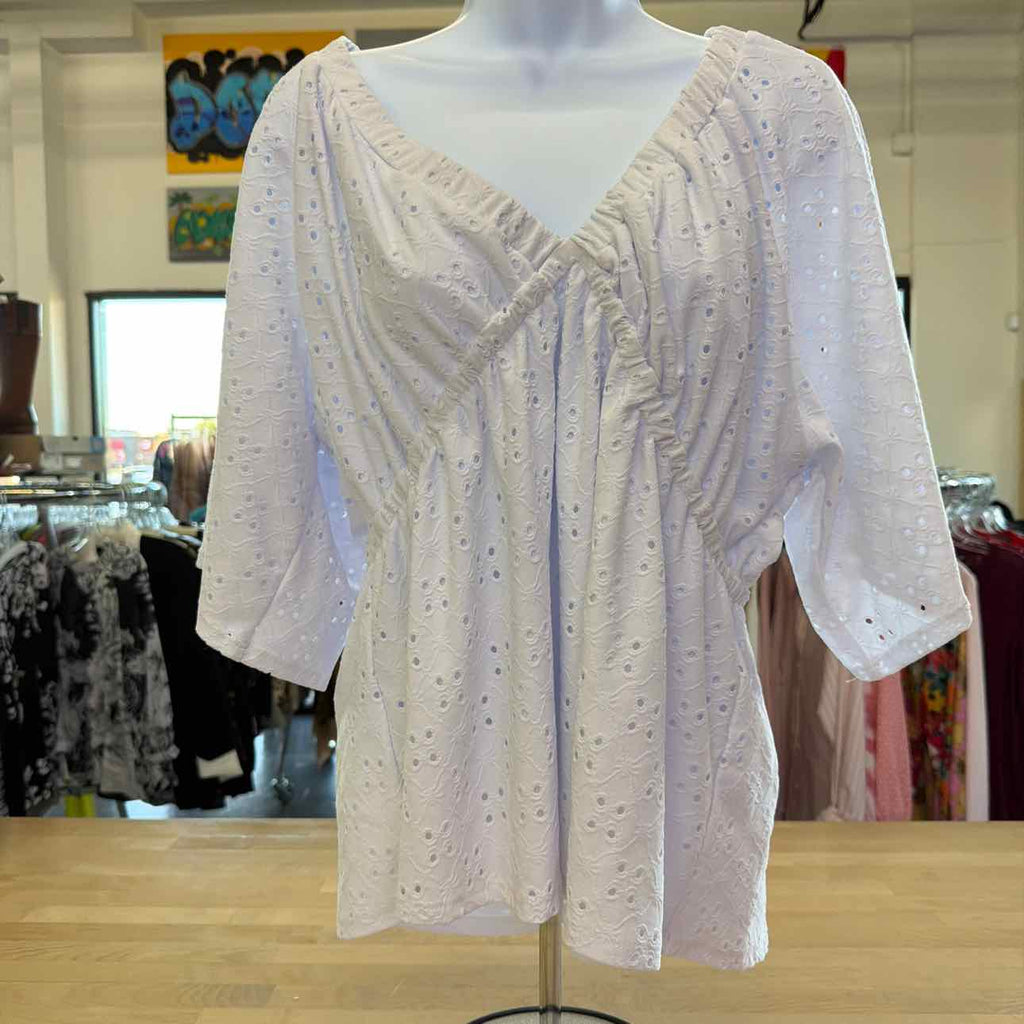 Beacon Apparel Size L White Used Blouse