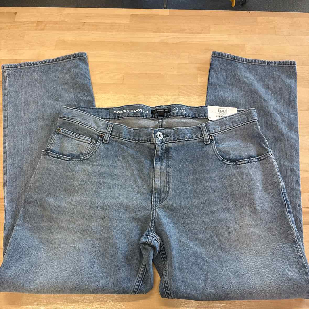 Male INC Men's Size 40x32  Rockford Boot Cut Jeans - Light Wash