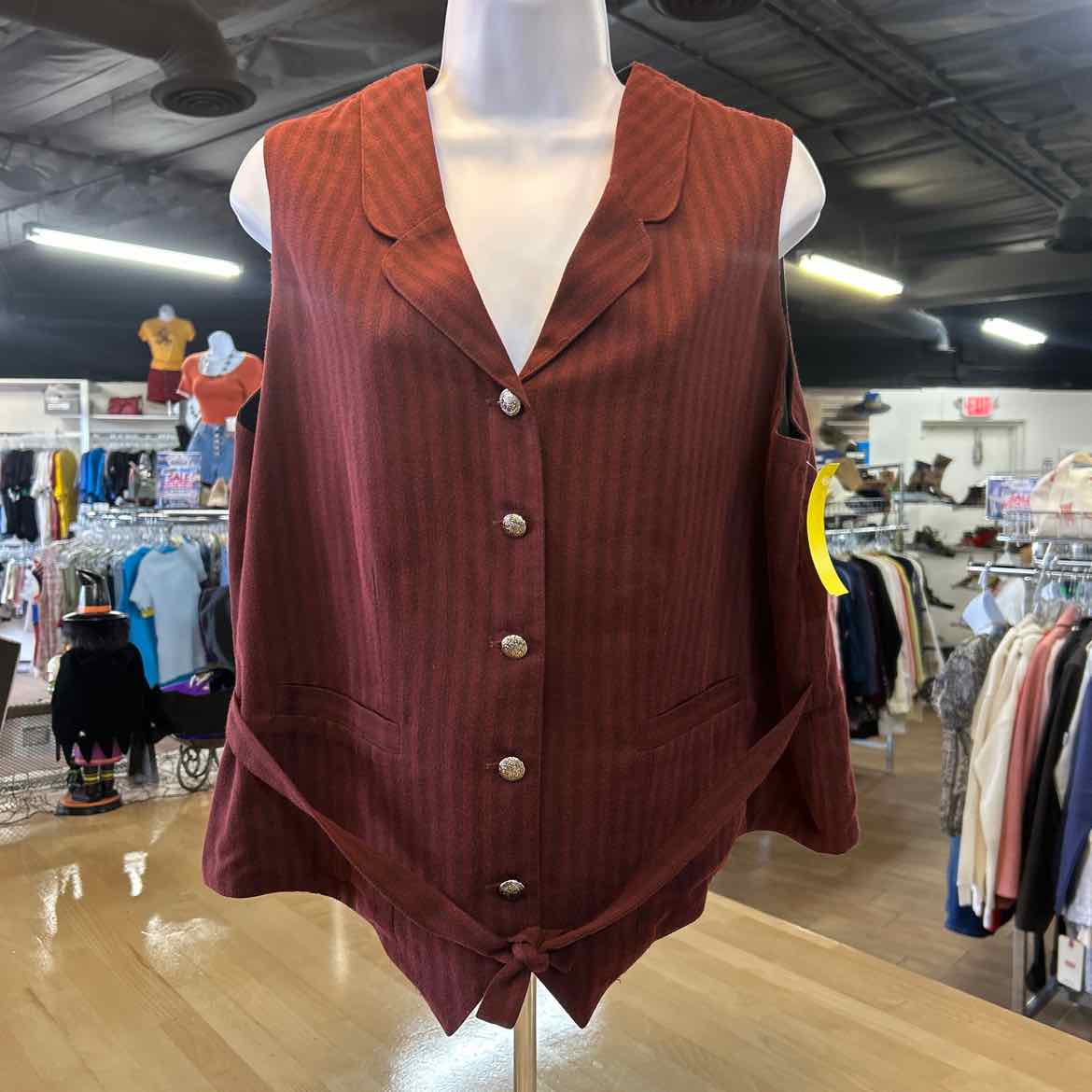 Frontier Classics Size L Red Preloved Vest