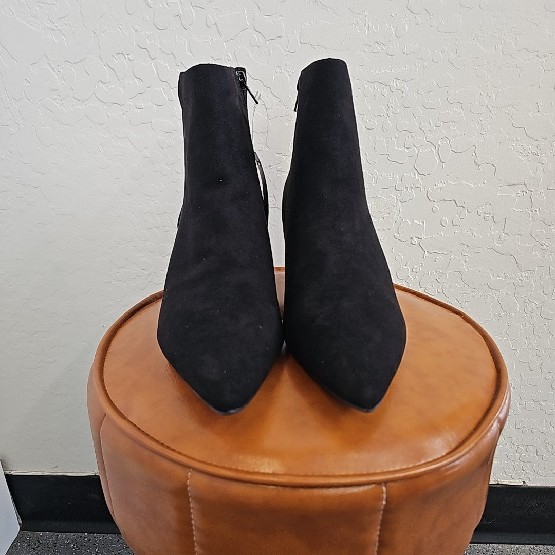 Journee Collection Shoe Size 10 Isobel Kitten Heel Booties