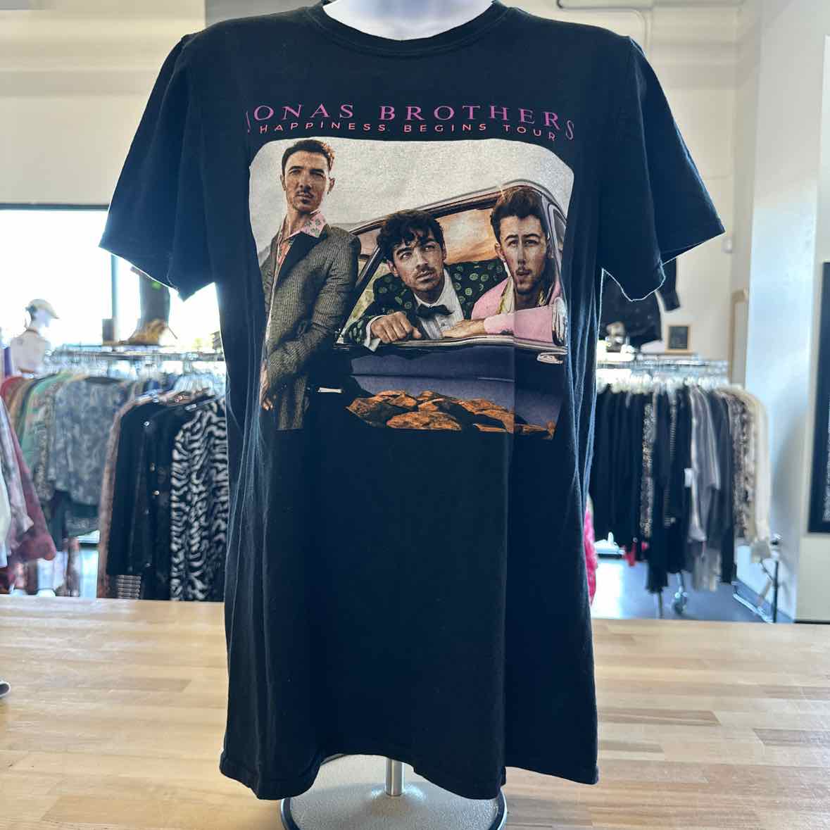 Gildan Size S Black T-shirt