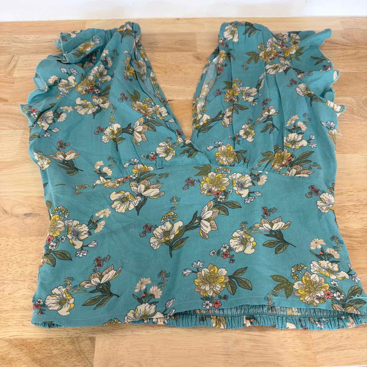 O'Neil Size M Bonnie Floral Top