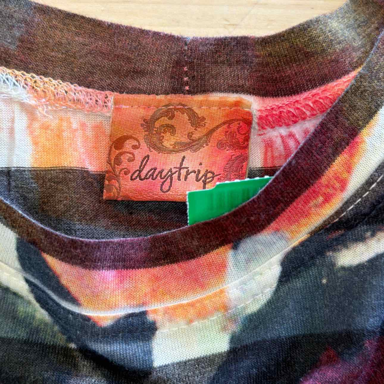 Daytrip Size S Multi-Color Preloved T-Shirt SS