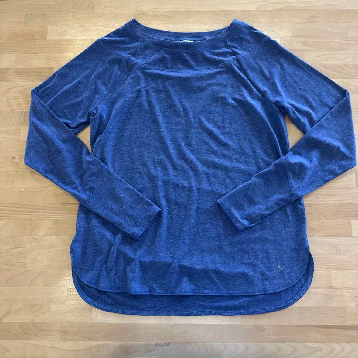 Danskin Size M Blue Longsleeve