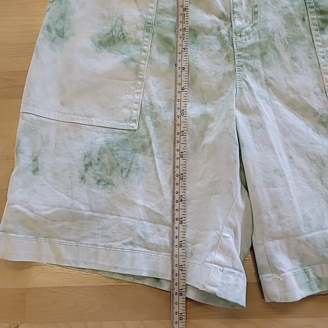 Style & Co. Size 10P Green Shorts