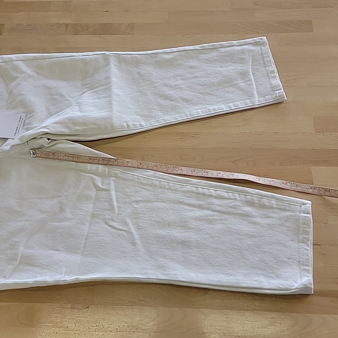 Celebrity pink Size 14 White Capris