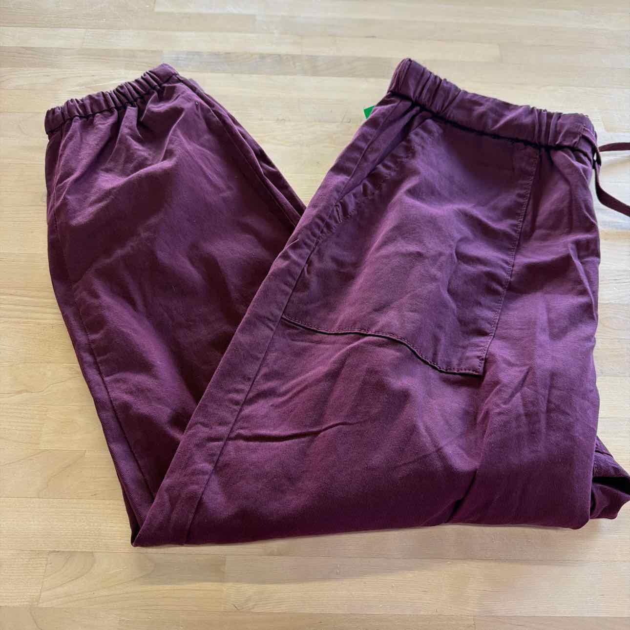 Levi's Women's Mid-Rise Essential Joggers - Merlot