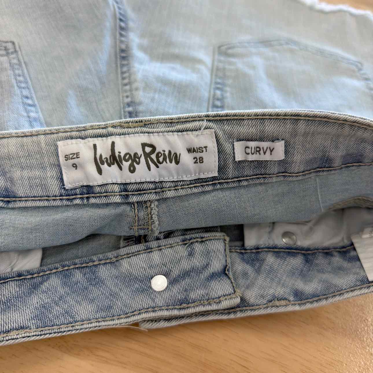 Indigo Rain Women Size 9 Blue New Shorts