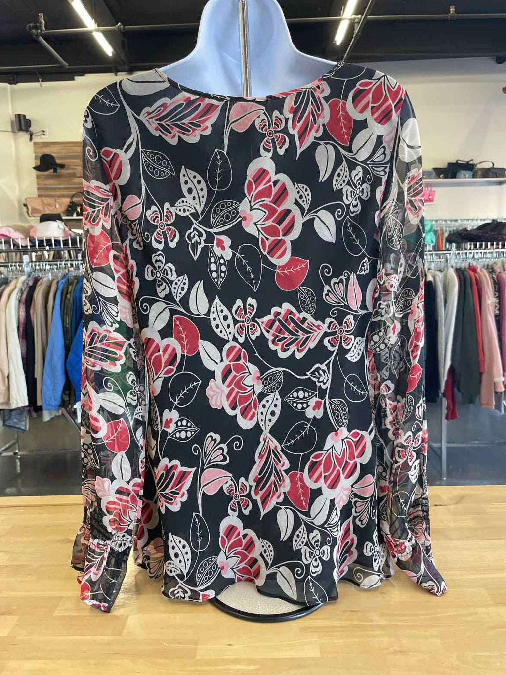 Loft & Brownstone Size 8 Black Blouse