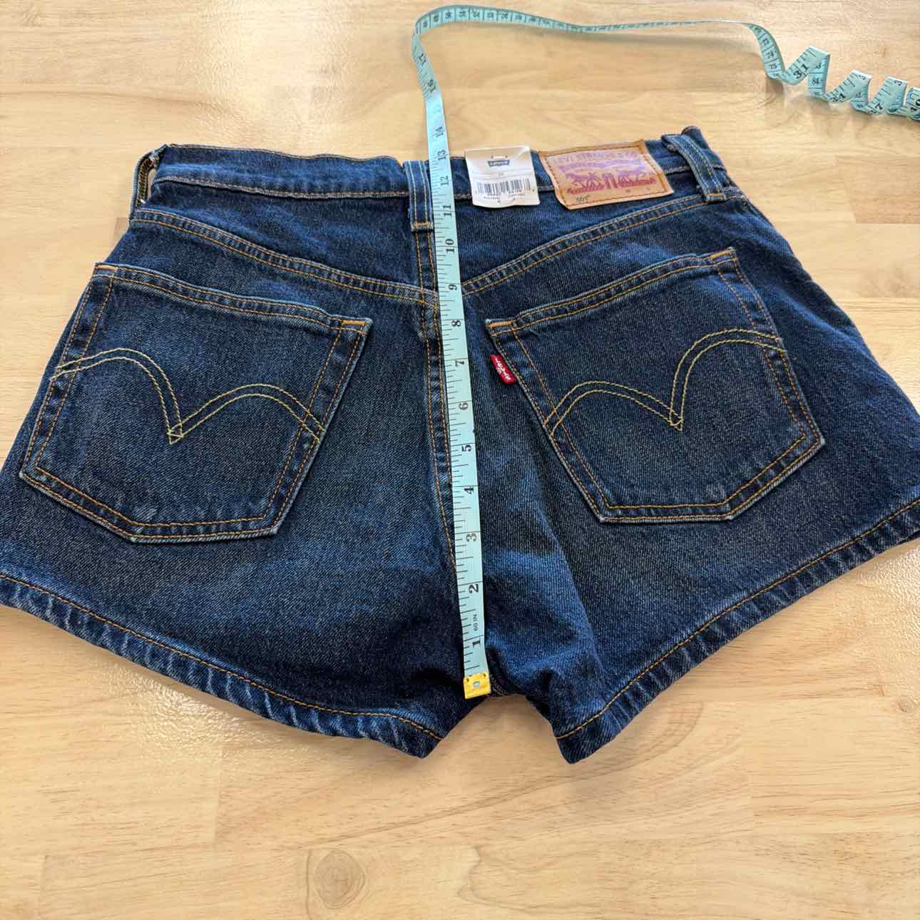Levi's Women Size 26 Blue New Shorts
