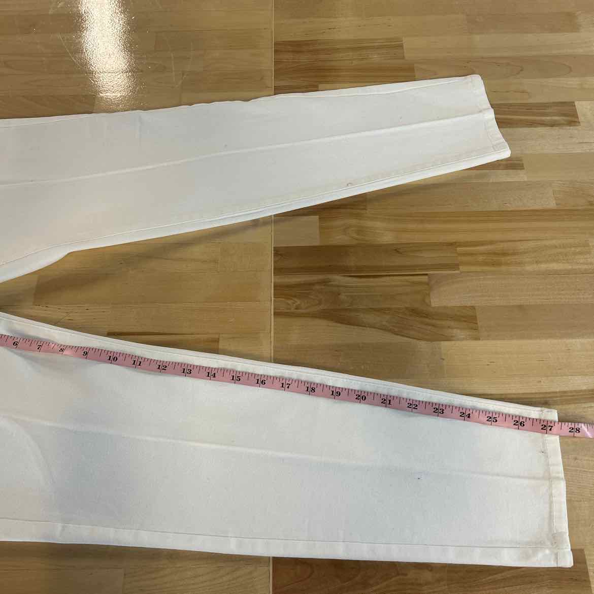Celebrity Gold Size 10 White Preloved Pants