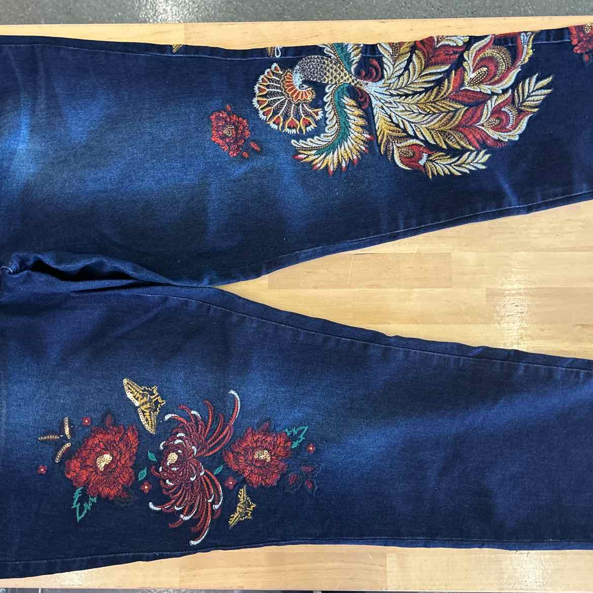 DG2 Size 22W Denim New Capris