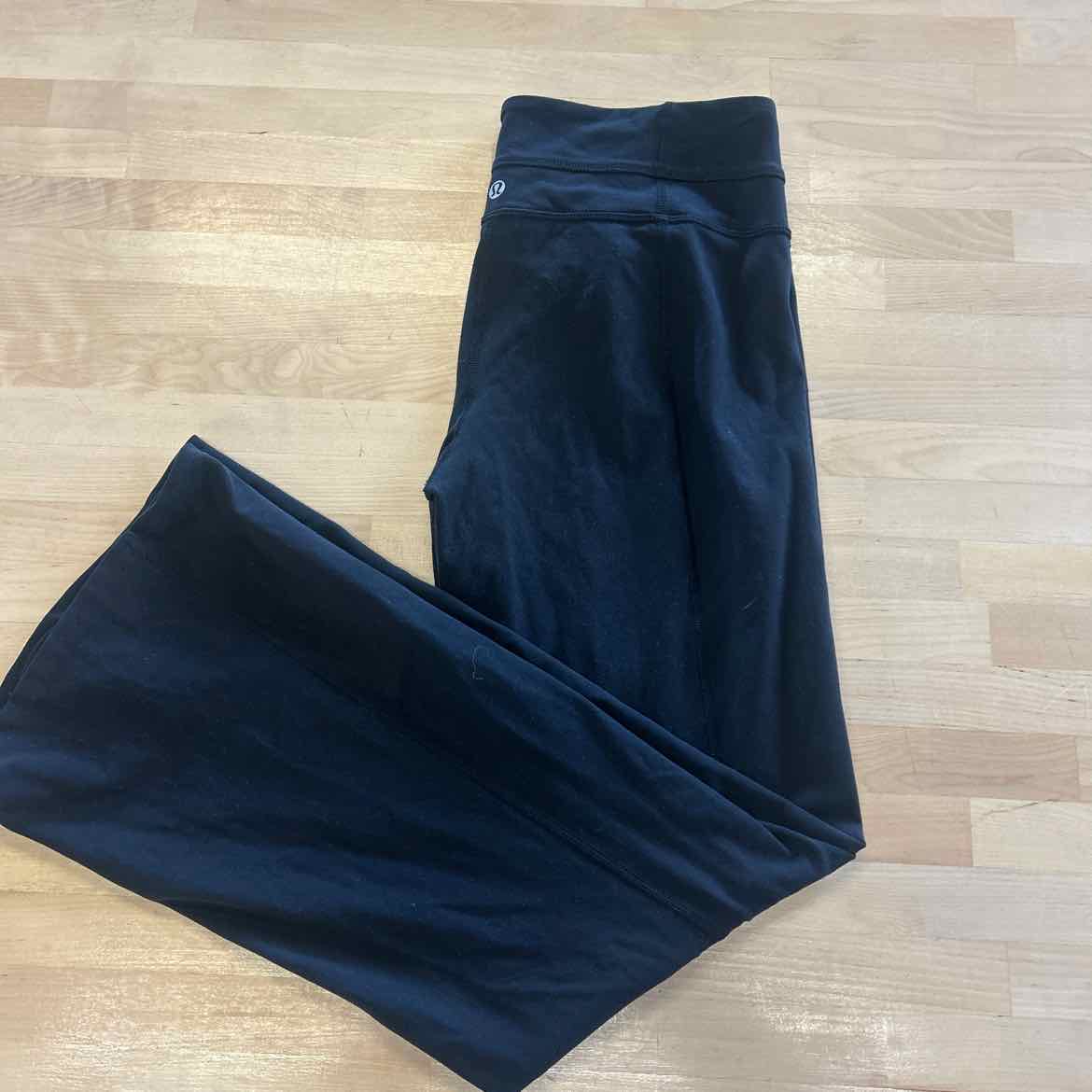 LuluLemon Size 8 Black Used Athletic Pants