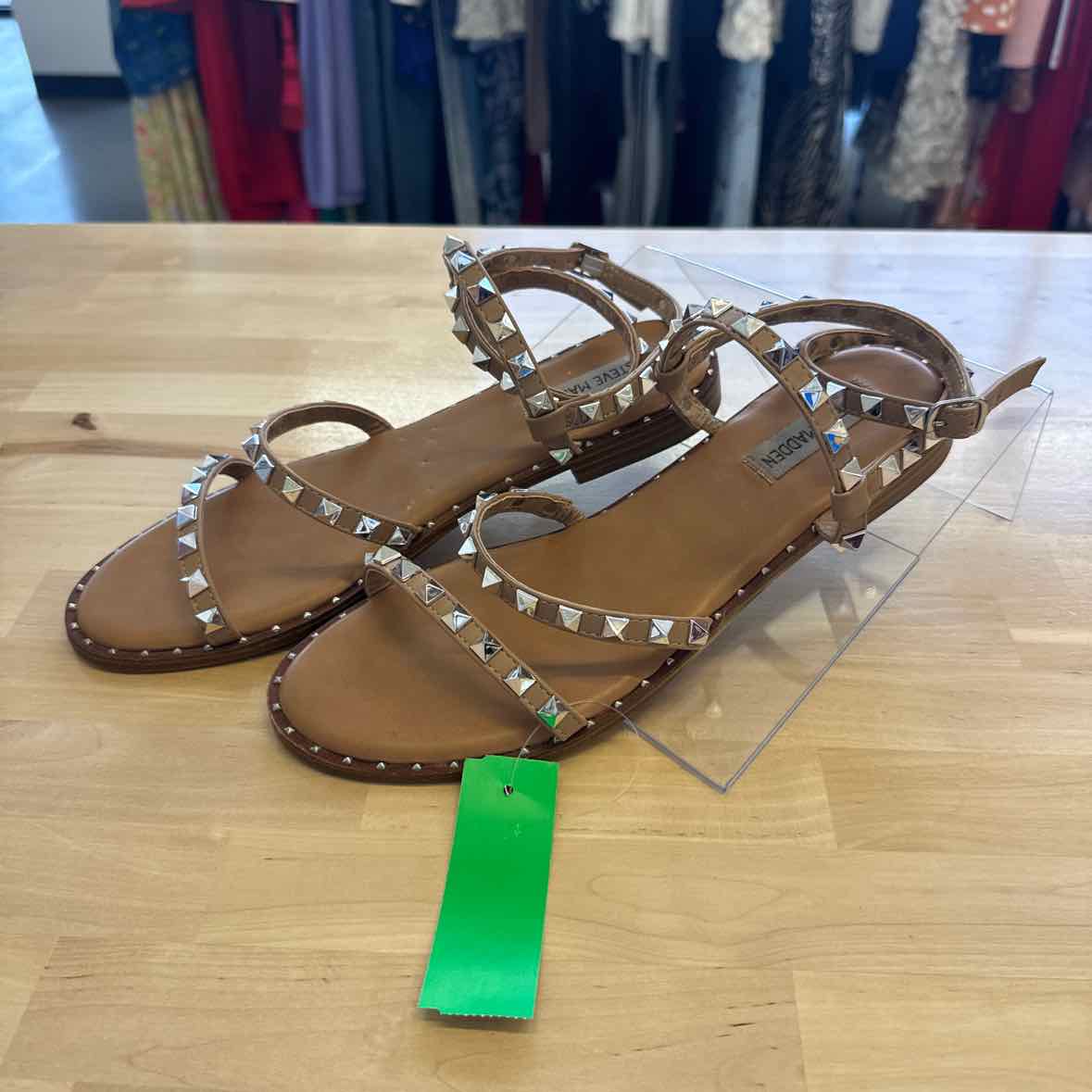 Steve Madden Shoe Size 10 Tan Studs Sandals