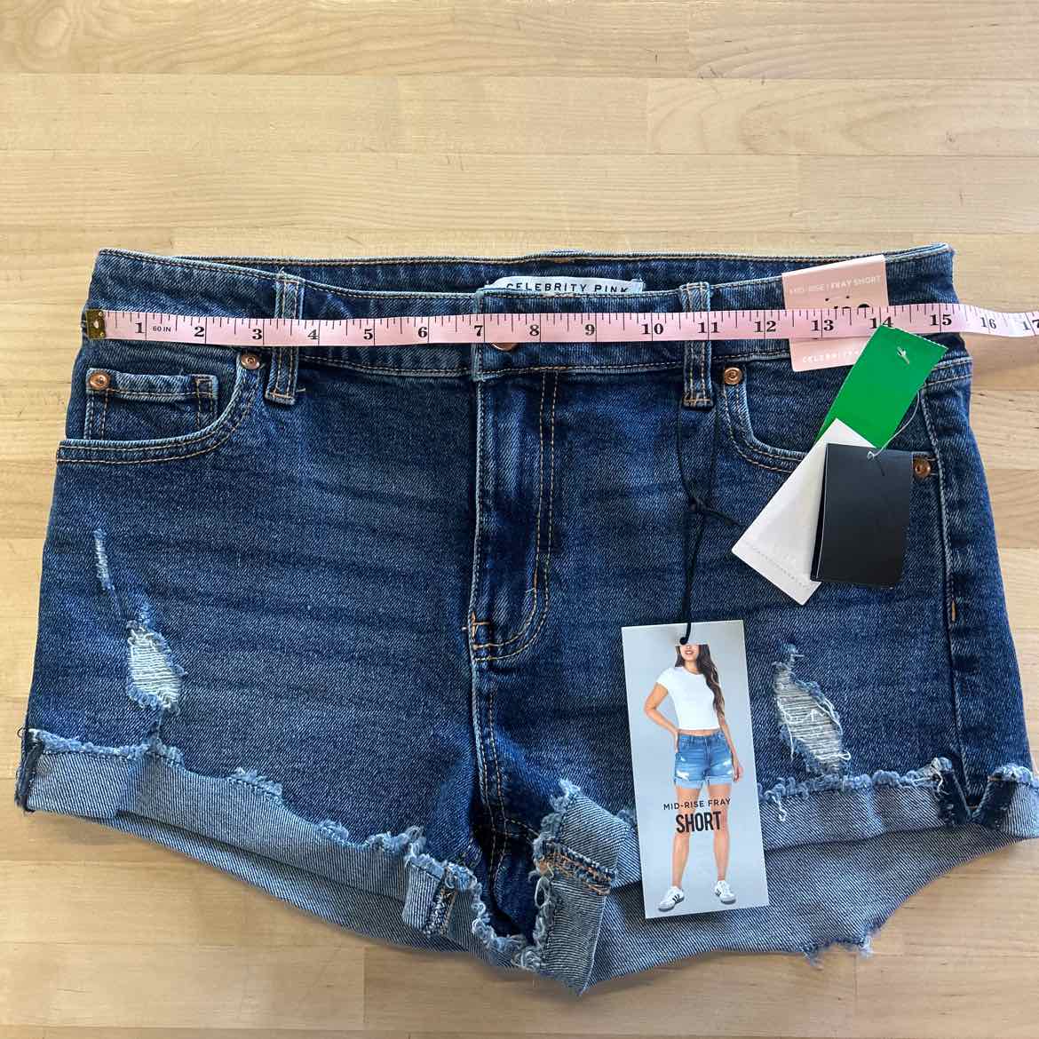 Juniors Celebrity Pink 3in. Mid Rise Fray Roll Cuff Hem Shorts - 9