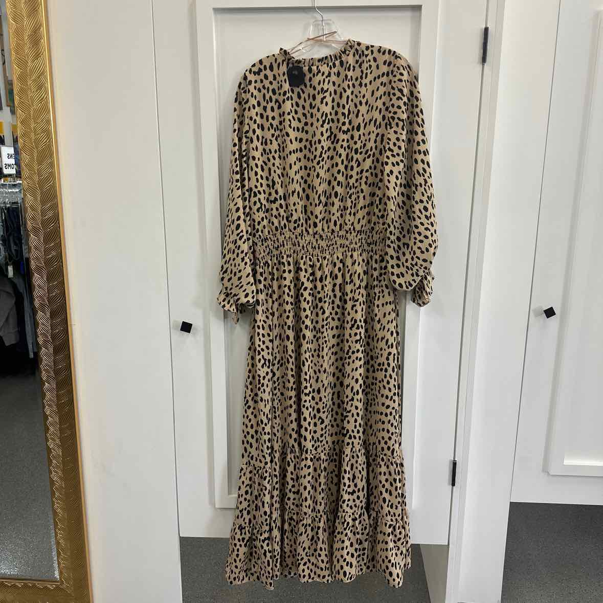 Vince Camuto Size XL Tan Dress
