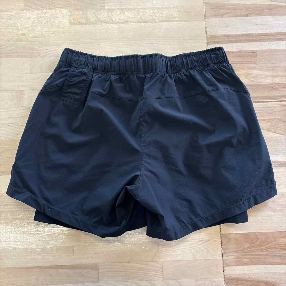 ASRV Size M Black MENS Athletic Shorts