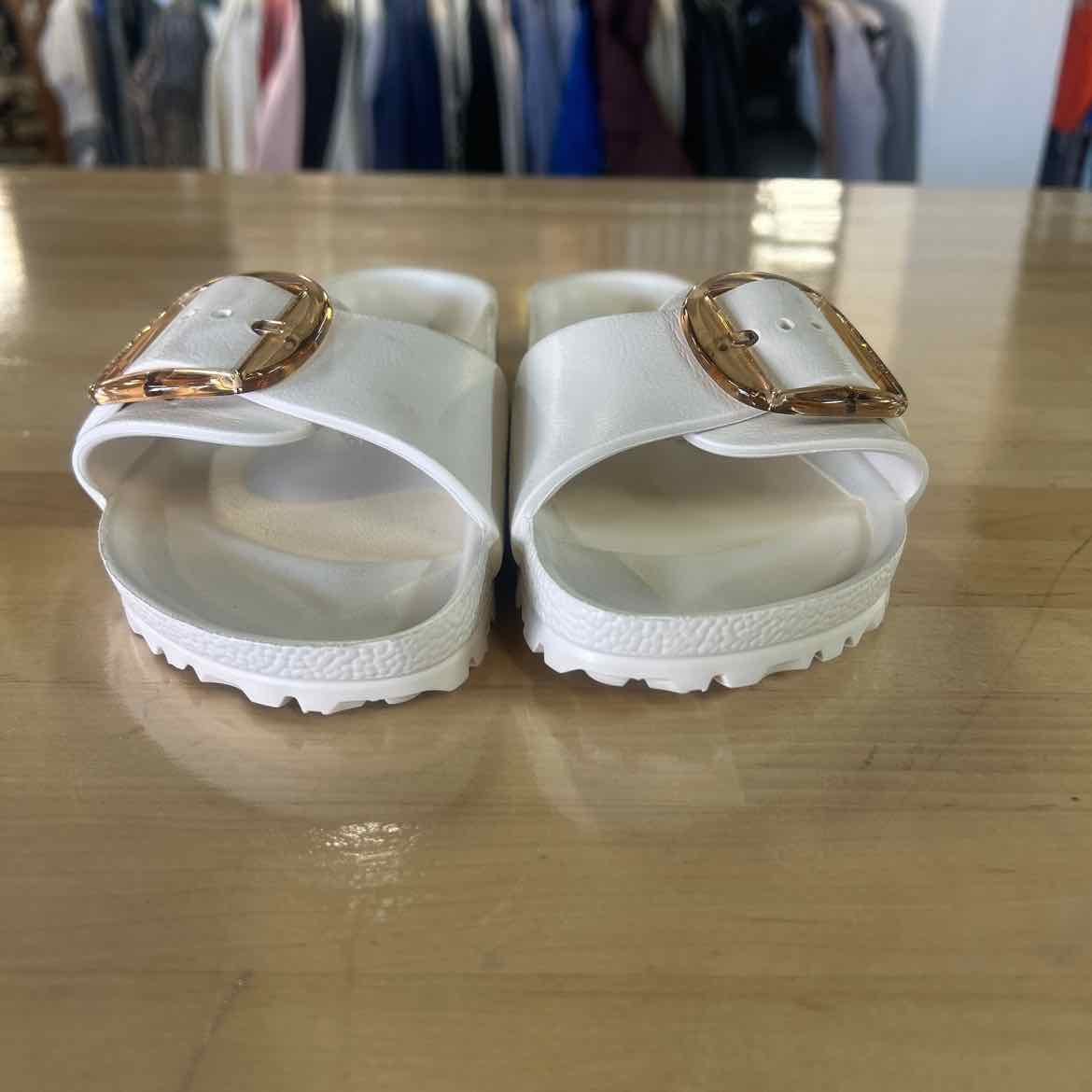 Birkenstock Size 7.5/8 White Preloved Sandals